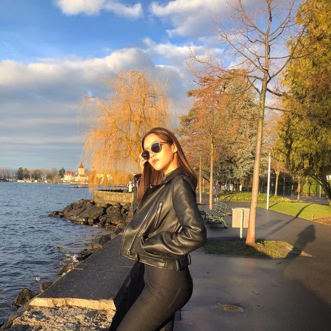 Cộng với ngoại hình luôn toát lên vẻ sang trọng, có ý kiến đoán bạn gái Quang Hùng xuất thân giàu có.