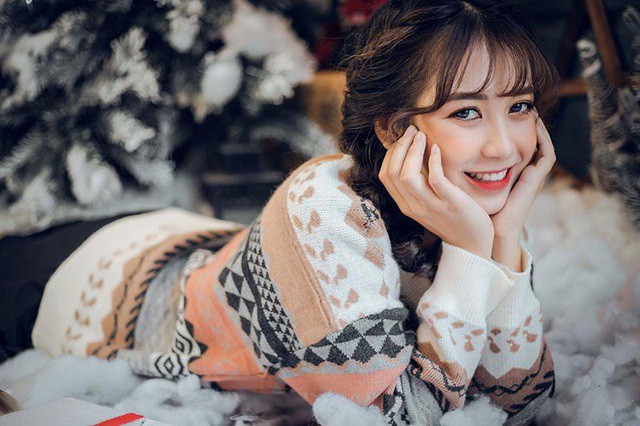 Co gai Nam Dinh 'gieo thuong nho' voi doi mat to tron