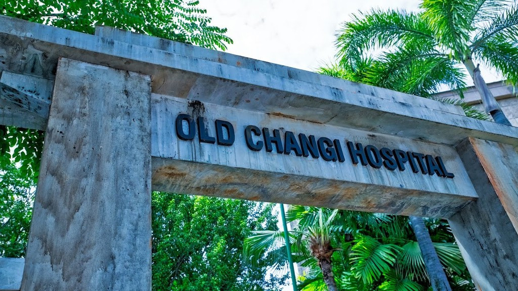 Được xây dựng vào những năm 1930, bệnh viện Old Changi nằm trên đường Nethervaron, Singapore. Trong suốt Chiến tranh Thế giới II, phát xít Nhật sử dụng công trình này như một nhà tù. Người ta truyền tai nhau rằng khi xâm chiếm khu vực này, quân Nhật đã giết nhiều thường dân và tù nhân chiến tranh. Bệnh viện khi đó là nơi diễn ra những cuộc tra tấn dã man và hành quyết đẫm máu. Ảnh: BatakLagu.