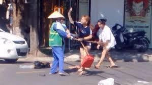 Co gai danh lao cong xin loi nhung cho rang clip chua dung su that-Hinh-2