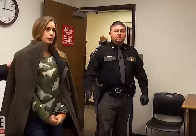 Cuu Hoa hau doi mat an tu vi gui anh khieu dam cho hoc sinh 15 tuoi-Hinh-2