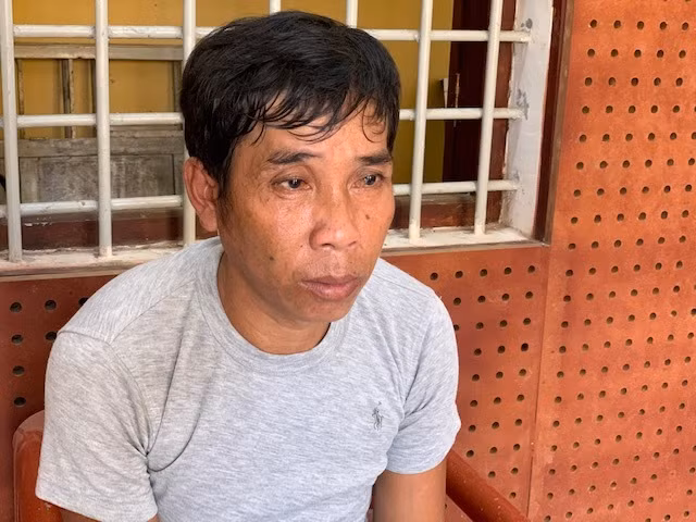 Ghe tom nguoi dan ong giao cau voi con ruot den co thai, hiep ca chau ho