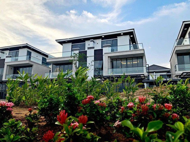 Cao Thái Sơn cho biết, căn nhà có trị giá trên 25 tỉ đồng là tài sản anh có được từ việc đi hát và kinh doanh bất động sản. Ảnh: ST