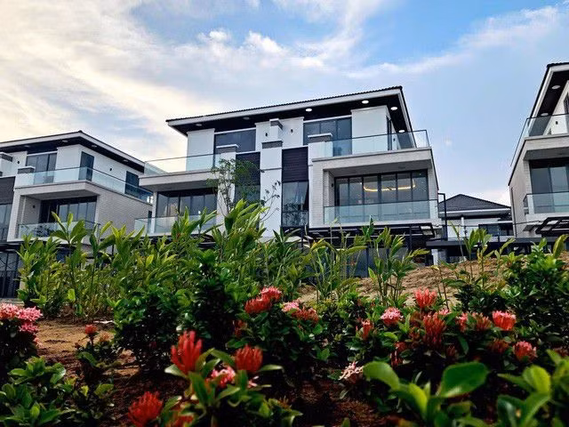 Cao Thái Sơn cho biết, căn nhà có trị giá trên 25 tỉ đồng là tài sản anh có được từ việc đi hát và kinh doanh bất động sản. Ảnh: ST