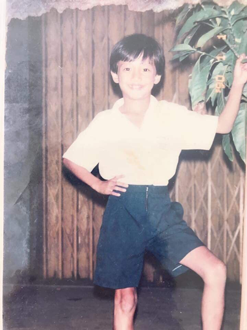 Quốc Trường kể thời đi học, anh không giữ "chức vụ" gì trong lớp. Anh học dở và bị thầy cô nhận xét không có khiếu nghệ thuật.