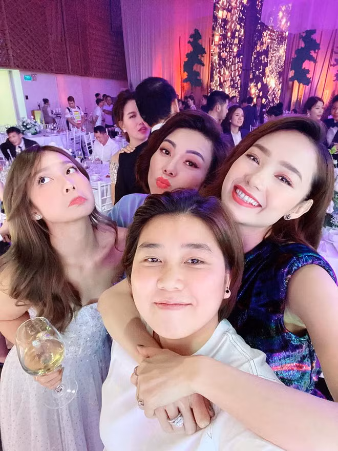 He lo hinh anh trong dam cuoi bi mat cua MC “Giong hat Viet' My Linh-Hinh-2