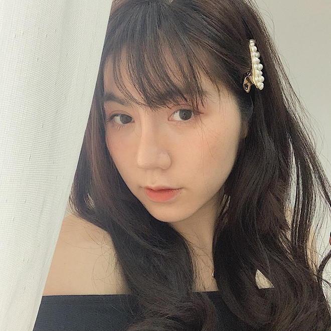 An Toe (tên thật: Vũ Thuý An, sinh năm 1989) là chủ cửa hàng thời trang được nhiều người yêu thích ở Hà Nội. An Toe bắt đầu buôn bán từ khi còn là sinh viên ngành Đồ hoạ. Cô từng thừa nhận rằng bản thân có xuất phát điểm bình thường, không phải rich kid nhưng khá may mắn trong con đường kinh doanh. Trước đó, 8X là stylist của nhóm nhảy ST.319.