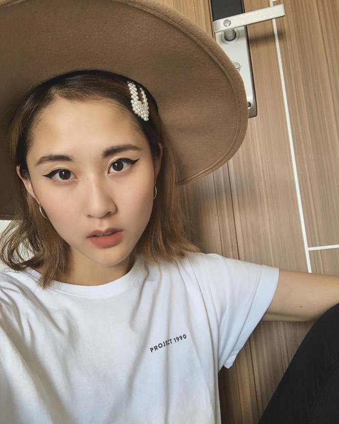 Ít ai biết, Julia chưa nói thạo tiếng Việt. Cô chủ yếu giao tiếp bằng tiếng Anh, Đức và đang cố gắng học tiếng Việt. Nhiều người nhận xét Julia là điển hình cho mẫu người hiện đại và tài năng.