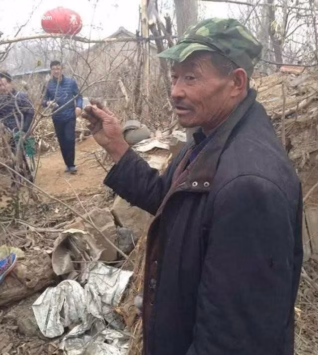 Ong mat tri tu xay nha 7 tang doi 2 em trai da mat tro ve doan tu