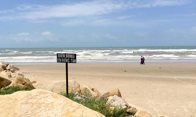 4 nguoi chet duoi o Binh Thuan vi phot lo canh bao song lon