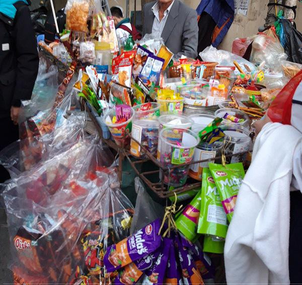 Hai hung do an vat khu vuc cong truong: Khong ro nguon goc nhung van mua cho con