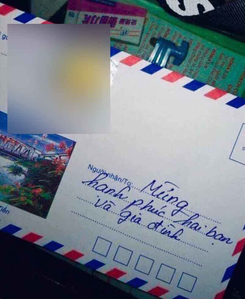 Ca nha 3 nguoi den nha hang an cuoi mung 200 nghin gay tranh cai