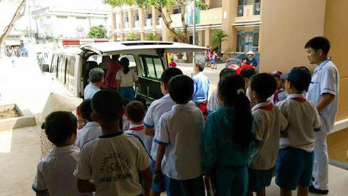 Hơn 70 học sinh tiểu học và mầm non trên địa bàn xã Phú Lộc, huyện Tân Phú, tỉnh Đồng Nai bị ngộ độc sau khi uống sữa mang thương hiệu Nutifood vào ngày 2/3. Ảnh Hồ Tân.