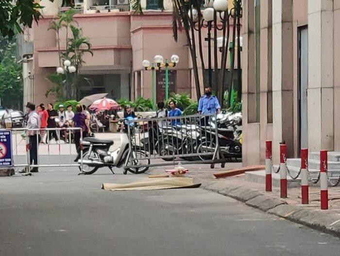 Nghi van be gai 6 tuoi roi tu tang 12 chung cu xuong dat tu vong