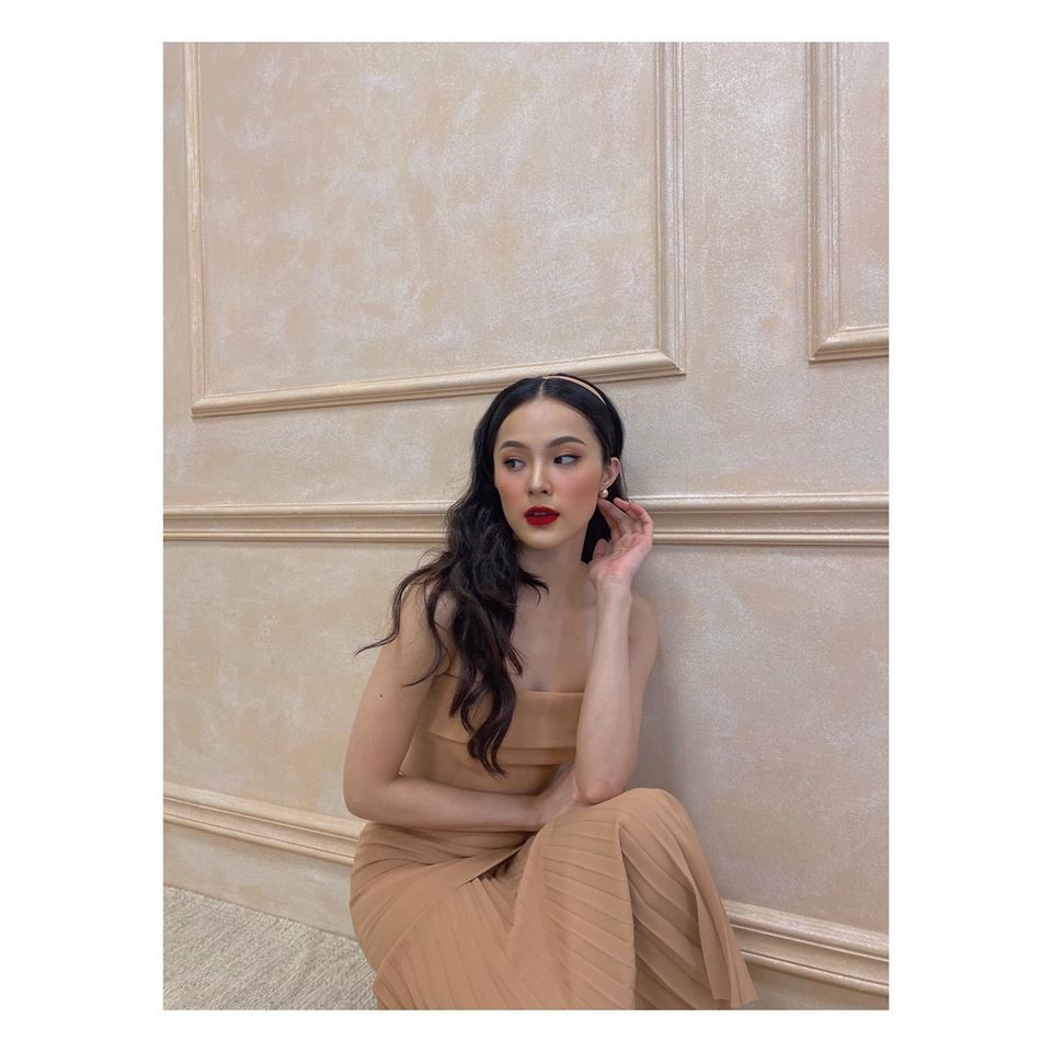 Hạ Vi nhận nhiều lời khen ngợi bởi nhan sắc ngày càng xinh đẹp.