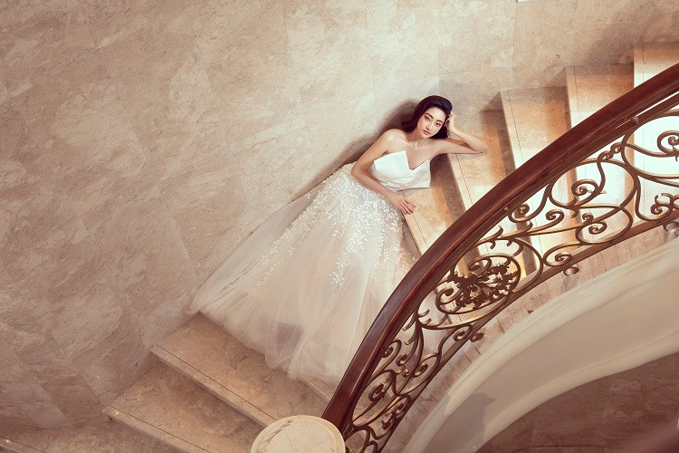 Theo thông tin công bố trước đó, Lương Thùy Linh sẽ chính thức trở thành Host của phần thi Người đẹp Nhân ái và Head to Head Challenge tại Hoa hậu Việt Nam 2020.