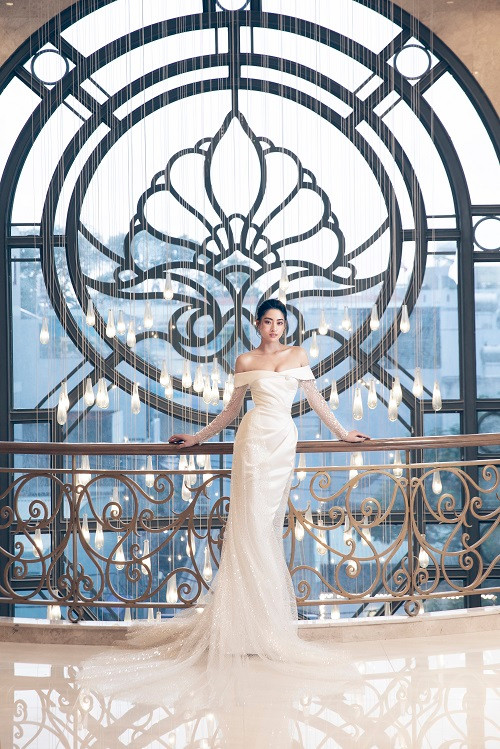 Những shoot hình có vẻ nguy hiểm nhưng trên thực tế không gian vẫn đảm bảo độ an toàn cho nàng hậu.