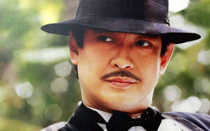 Nghe si Chanh Tin va “van bai lat ngua” tren thuong truong khien co nghiep tieu tan