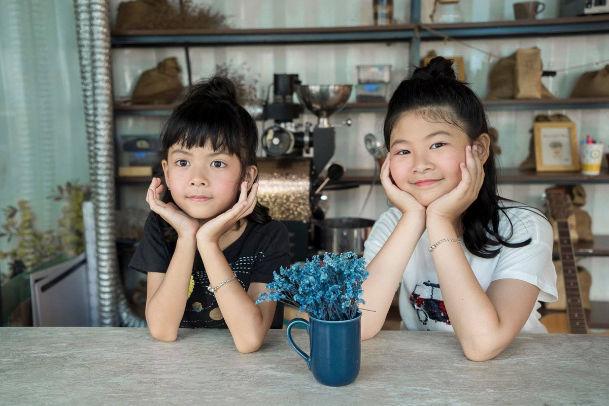 Cuộc hôn nhân của Bình Minh và Anh Thơ đã có khi sóng gió nhưng đến giờ cả 2 vẫn cùng nhau vượt qua để gìn giữ tổ ấm. Đặc biệt, Anh Thơ - bà xã nam diễn viên nhận được tình cảm từ công chúng bởi cách ứng xử văn minh, khéo léo mỗi khi chồng vướng ồn ào tình cảm.