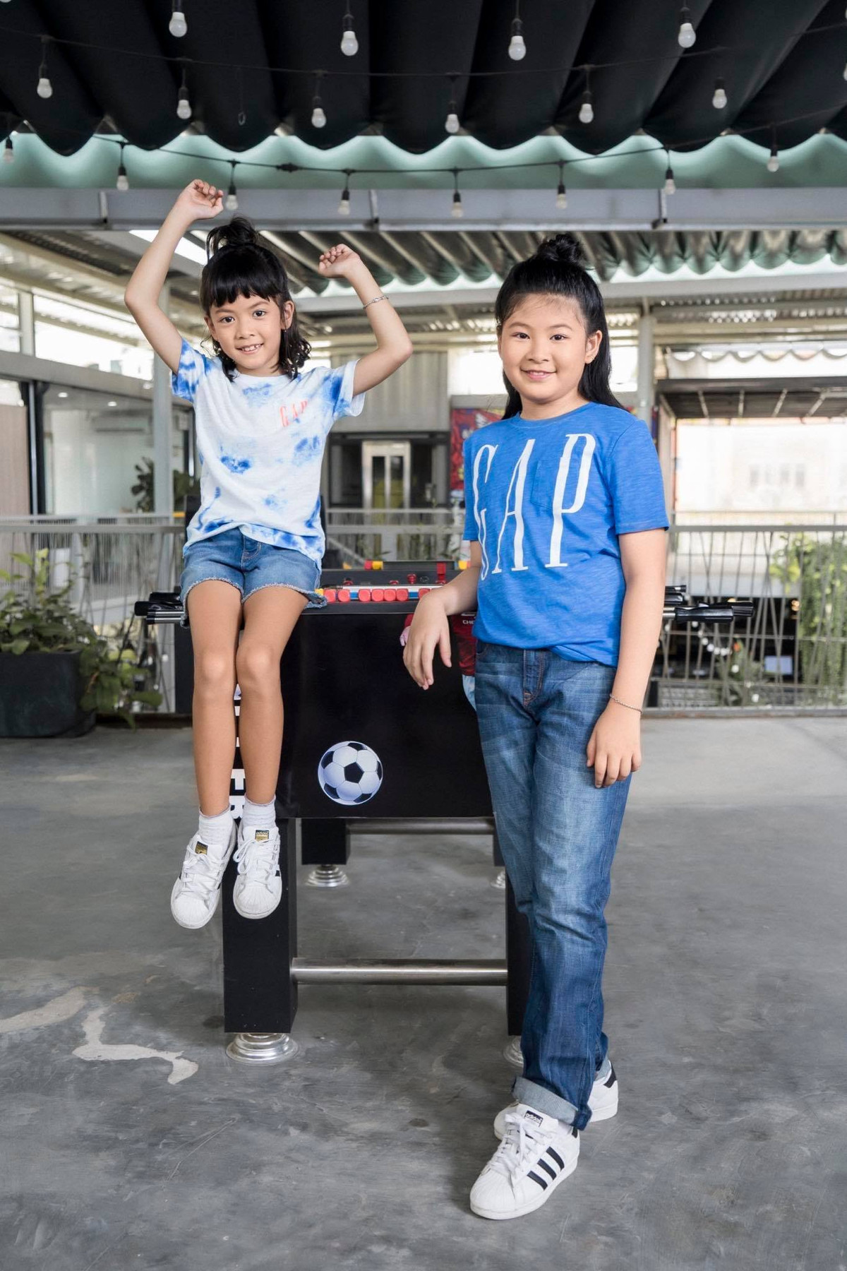 Chia sẻ với VietNamNet, chị Anh Thơ - bà xã siêu mẫu Bình Minh cho biết cả An Nhiên và An Như đều rất thích bơi lội và đội tuyển bơi của trường nên cao một phần bởi chăm chỉ bơi.