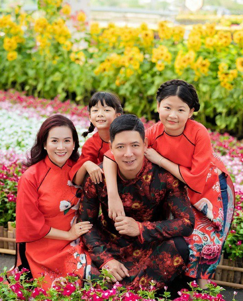 Con gai sieu mau Binh Minh chan dai, duoc khen xinh nhu 