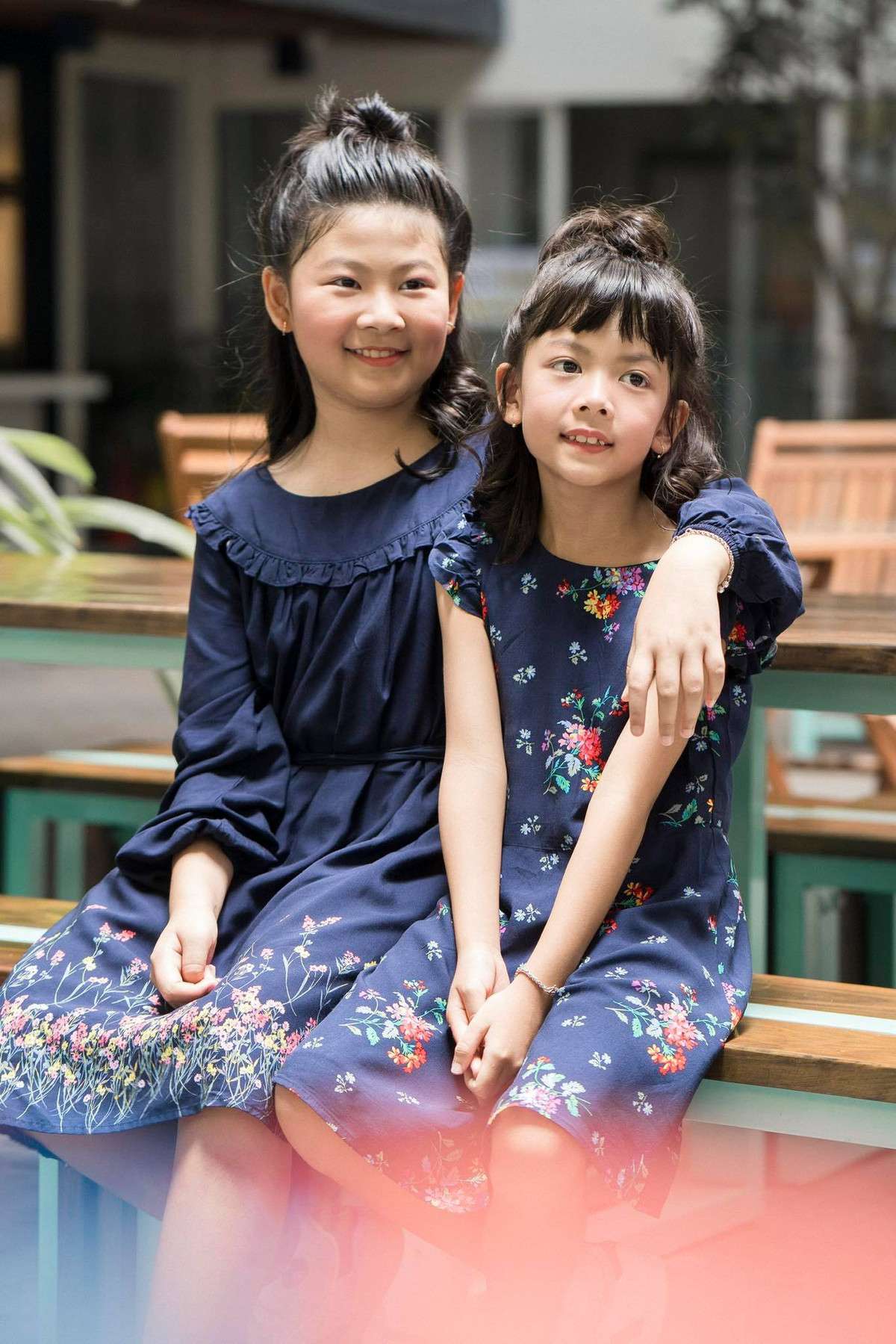 Dù có điều kiện về kinh tế, Bình Minh và vợ đều hướng con đến cuộc sống độc lập, tự chủ. Trong đó, nam siêu mẫu được nhận xét là yêu chiều con hơn bà xã Anh Thơ. Tuy nhiên, anh cho rằng mọi thứ cần có chừng mực, không đi quá giới hạn.