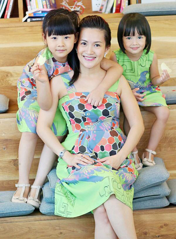 Bận rộn với công việc ngoài xã hội, Bình Minh và bà xã vẫn dành nhiều thời gian cho con. Anh Thơ thường xuyên dẫn 2 con gái đến phim trường thăm bố. Họ cũng thường tổ chức các chuyến du lịch, nghỉ dưỡng để các con được dịp trải nghiệm trong mỗi dịp nghỉ lễ.