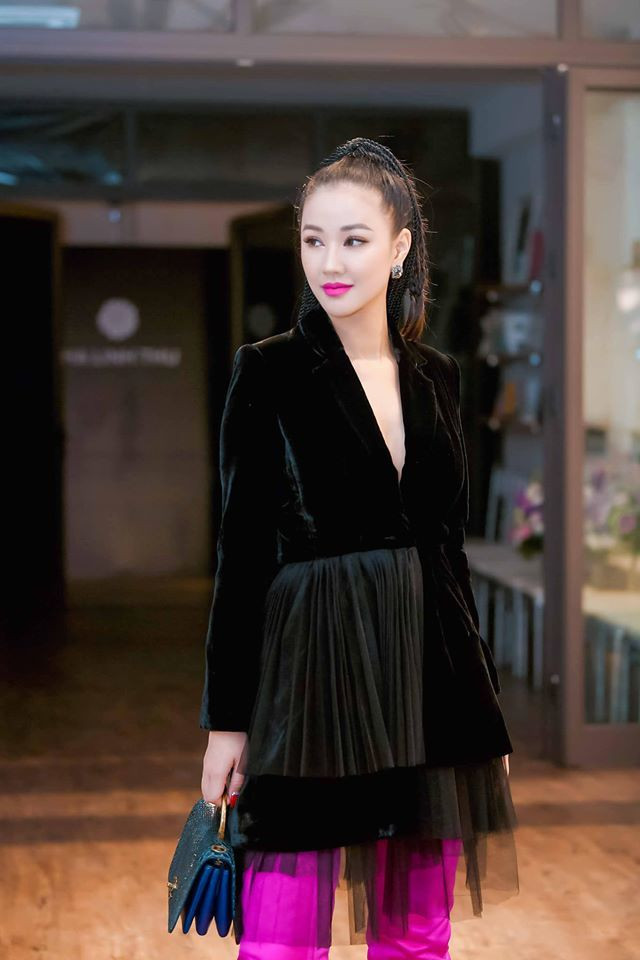 Hiện tại cô có cuộc sống độc thân, hạnh phúc bên con gái nhỏ tên gọi thân mật là Bồ Câu (5 tuổi). Cô cũng thường xuyên đi hát tại nước ngoài nếu có dịp.