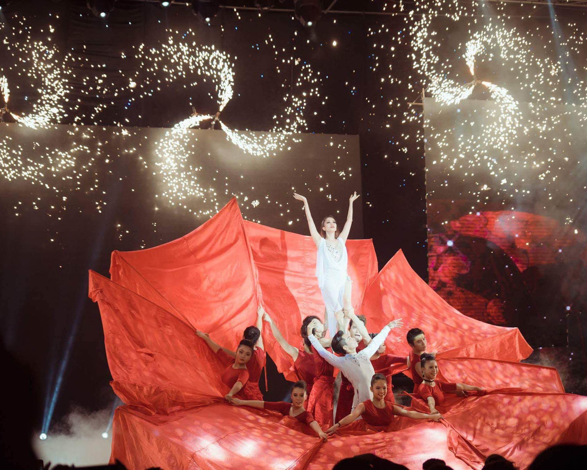 "Những khoảnh khắc tại thời điểm năm 2017 sẽ luôn là ký ức đẹp và Thi biết ơn tất cả những ai đã đồng hành với Thi trong liveshow này...", cô viết.