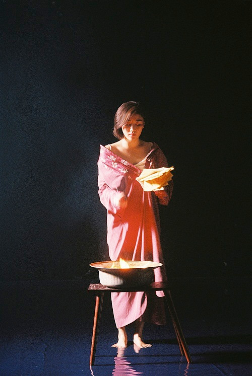 Van Mai Huong ly giai viec “choi troi” tung MV cho thang co hon