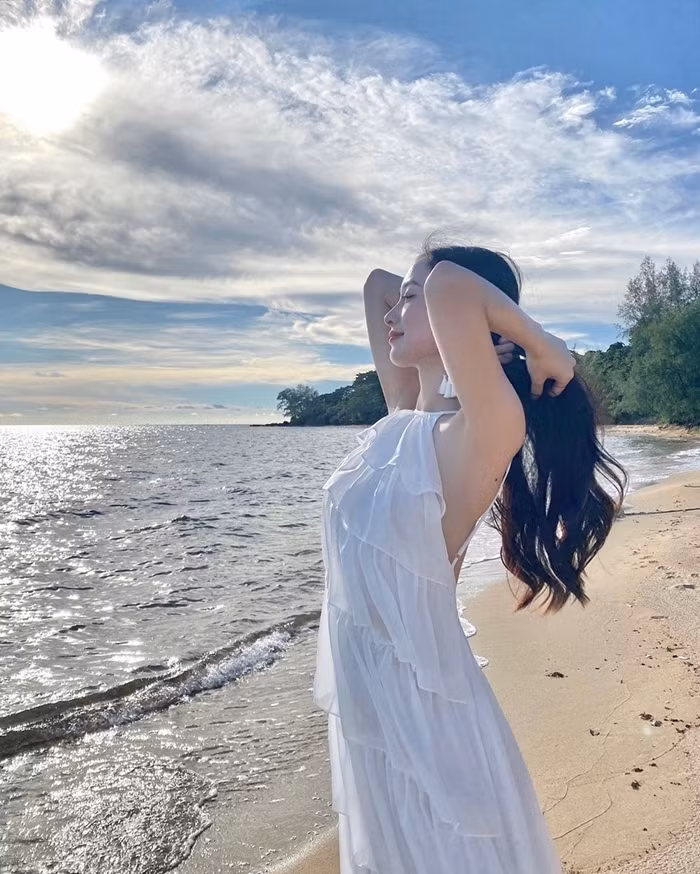 Jun Vũ tiếp tục khoe loạt ảnh nghỉ dưỡng tại Phú Quốc.