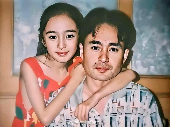 Có thể thấy, những nét nổi bật trên khuôn mặt của Dương Mịch đều là thừa hưởng từ bố.