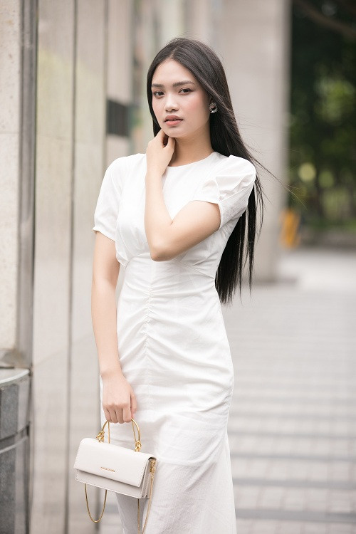 "Thông thường mọi năm phía Bắc trội hơn nhưng nếu vẫn theo xu hướng này thì phải nói thí sinh năm nay rất chất lượng. Điều này khiến BTC rất vui và tự tin về 1 năm Hoa hậu sẽ thành công rực rỡ”, Phó trưởng BTC Hoa hậu Việt Nam 2020 bày tỏ. Trong hình là thí sinh Nguyễn Thị Phượng.