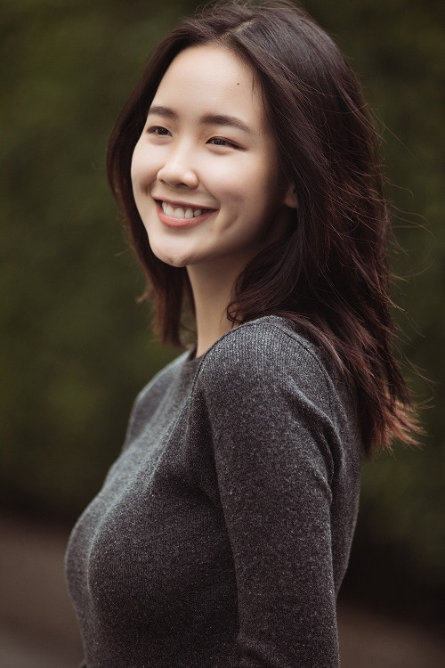 Lê Nguyễn Bảo Ngọc gây ấn tượng với vẻ đẹp rạng rỡ. Rất nhiều thí sinh lọt Bán kết từng đạt thành tích nổi bật tại các cuộc thi nhan sắc lớn nhỏ với danh diệu Hoa khôi, Á khôi hoặc Người đẹp.