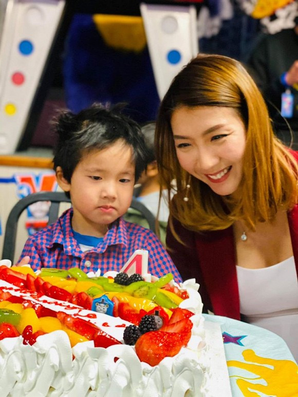 Ngọc Quyên khoe ảnh sinh nhật con trai 4 tuổi, chồng cũ vắng mặt Ngoc Quyen khoe anh sinh nhat con trai 4 tuoi, chong cu vang mat