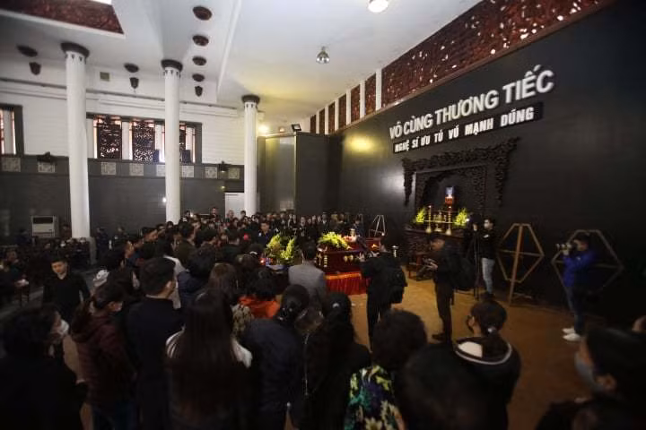 Con gai nghe si Vu Manh Dung: 