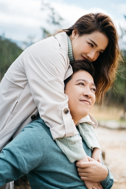 Bộ ảnh Nhã Phương - Trường Giang được thực hiện bởi nhiếp ảnh: Mạnh Bi, Stylist: Kye Nguyễn.