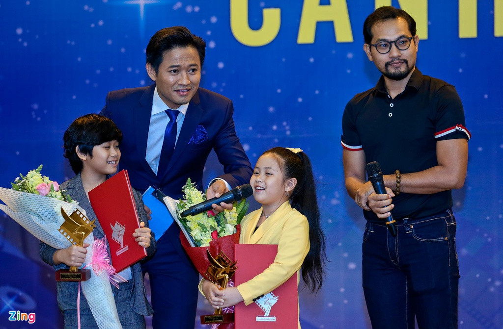 Bộ phim Hạnh phúc của mẹ đại thắng tại lễ trao giải Cánh diều 2019. Tác phẩm của đạo diễn Huỳnh Đông nhận 7 giải thưởng gồm: Phim truyện, Đạo diễn, Nữ diễn viên chính, Diễn viên triển vọng, Quay phim, Biên kịch và Âm thanh xuất sắc.