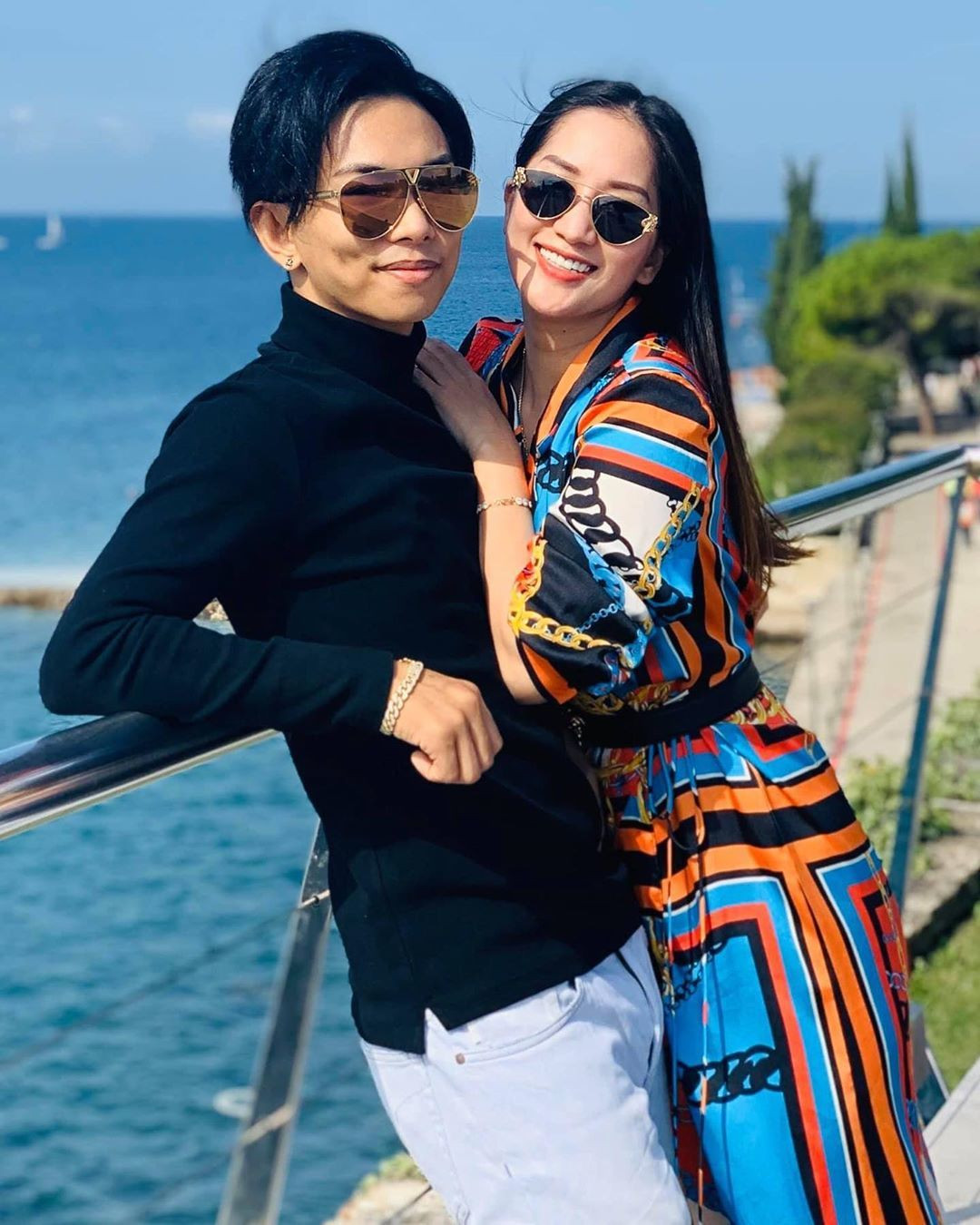 Ở cô luôn hiện lên vẻ hạnh phúc rạng rỡ của một người phụ nữ đang hạnh phúc.