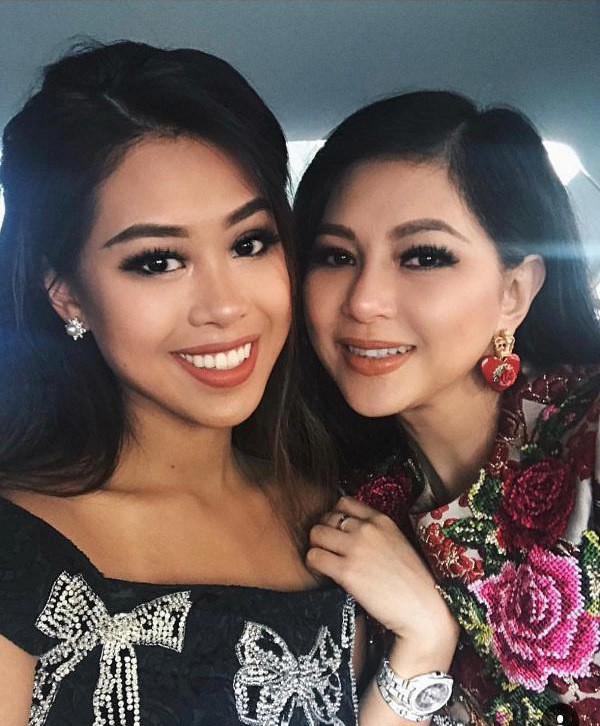 Tiên Nguyễn thường xuyên check-in ở những nơi sang trọng, bên xe sang, biệt thự xa hoa của gia đình.