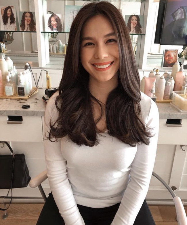 Thuỳ My sở hữu nhan sắc nổi bật được thừa hưởng từ người mẹ diễn viên nổi tiếng. Không khác gì mẹ, Thùy My có mái tóc dài và gương mặt đậm chất Á Đông. Ở cô toát lên thần thái thông minh, cá tính nhưng cũng hết sức dịu dàng.