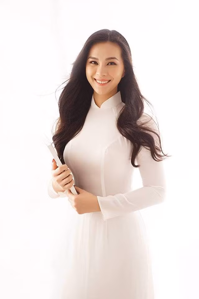 Trên trang cá nhân, cô thường xuyên đăng ảnh chụp chung với mẹ và nhận được nhiều lời khen của dân mạng.