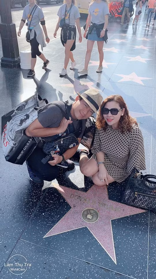 Hiện, con riêng của Kinh Quốc sống ở TP.HCM với gia đình bên ngoại. Hai con riêng của Thu Trà học đại học ở TP.HCM. Vợ chồng Kinh Quốc ở Vũng Tàu.