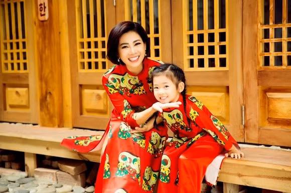 Bo me Mai Phuong nho luat su gianh nuoi chau, quan ly cu buc xuc-Hinh-3