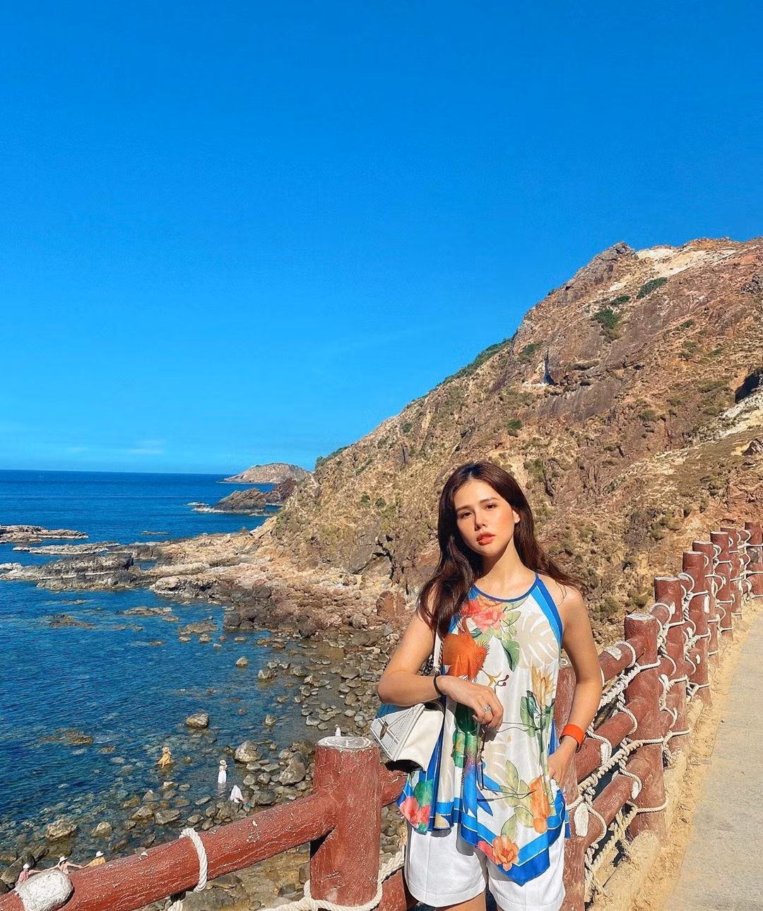 Diễn viên Phanh Lee có chuyến du lịch lần đầu tiên tại Quy Nhơn Bình Định sau khi lấy chồng.