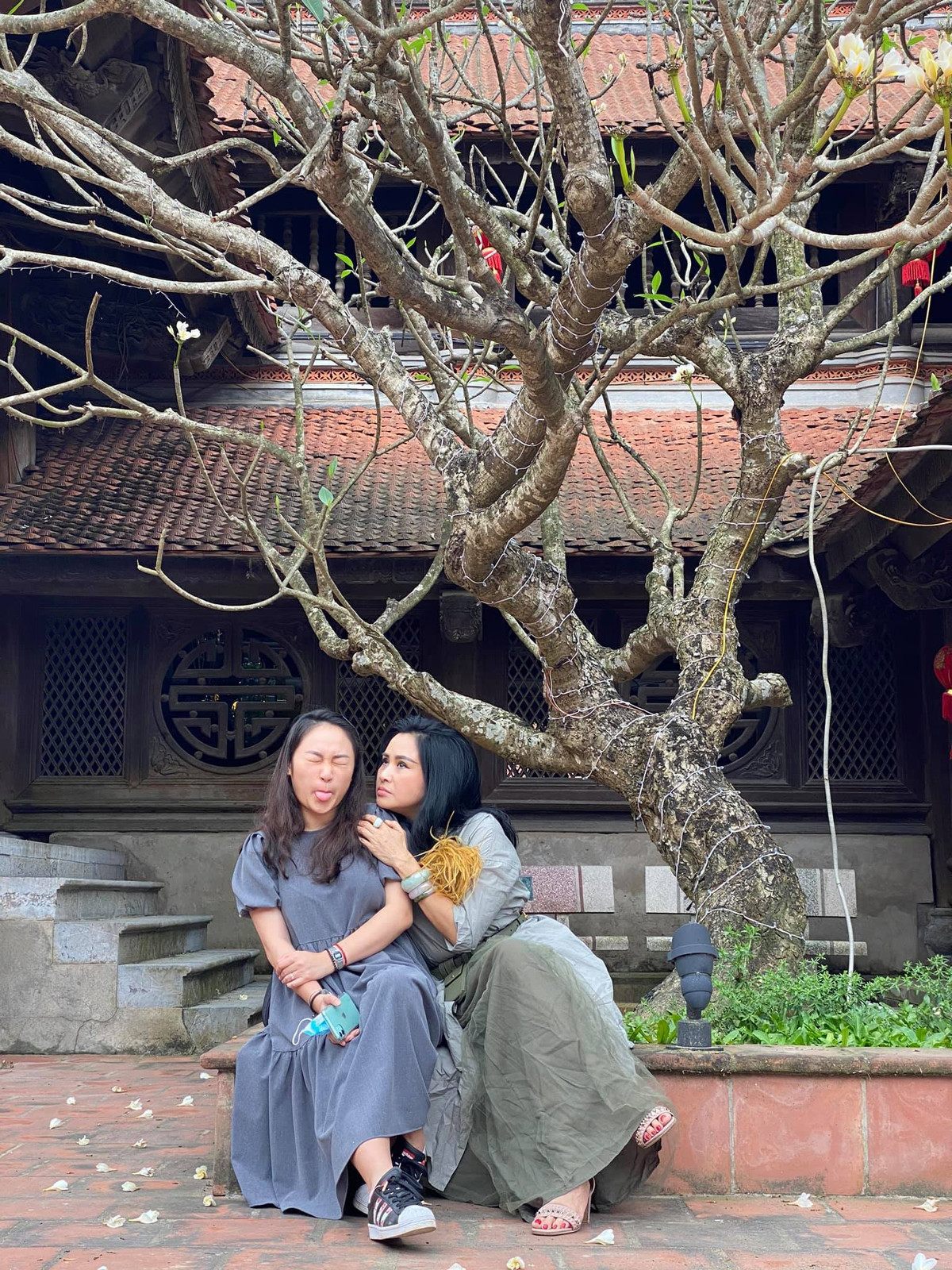 Thanh Lam khoe nhan sắc trẻ trung bên con gái.