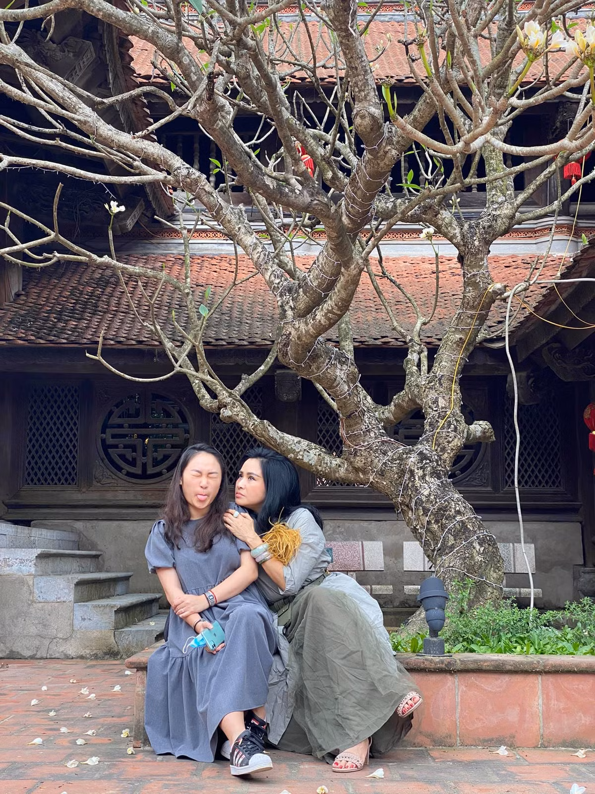 Thanh Lam khoe nhan sắc trẻ trung bên con gái.