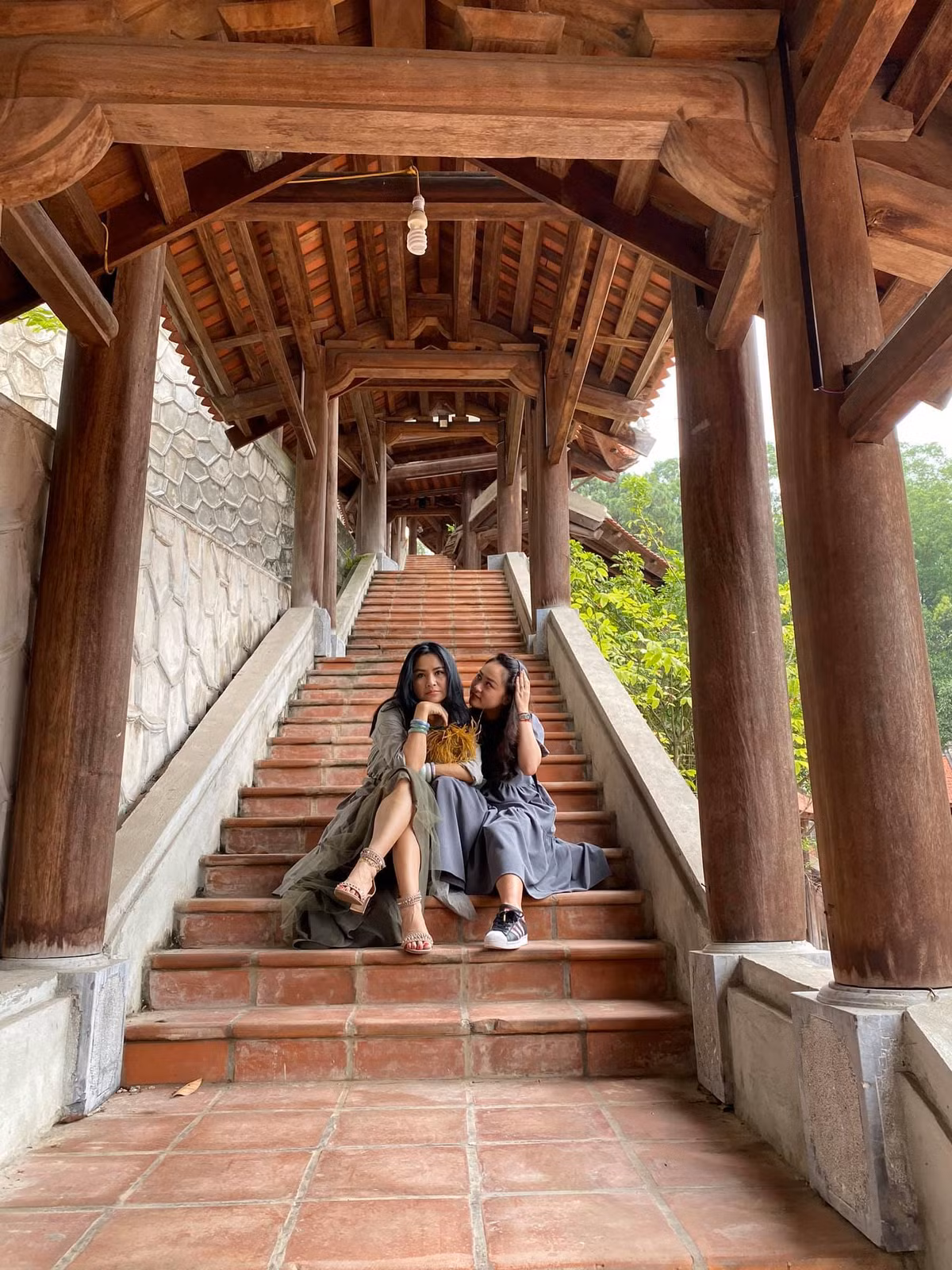 "Nguyện những an lành", nữ diva chia sẻ kèm loạt ảnh.