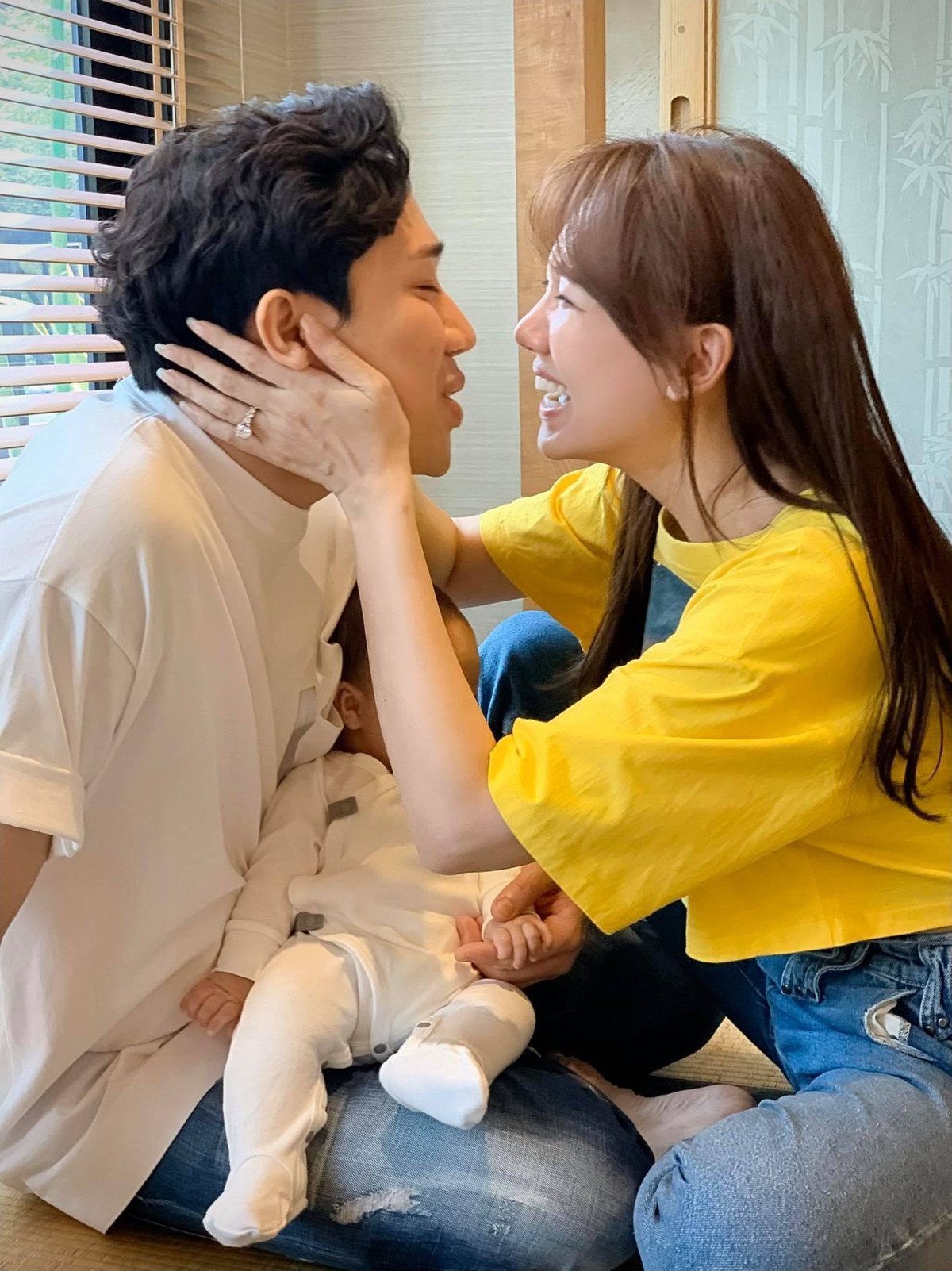 Hình ảnh đáng yêu của vợ chồng Trấn Thành.