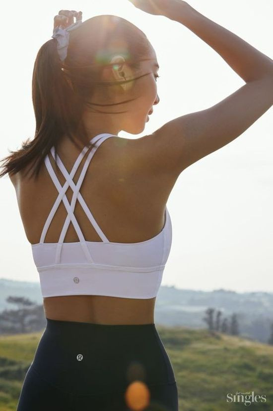 Ngoài ra, cô còn tập thể dục với cường độ cao.